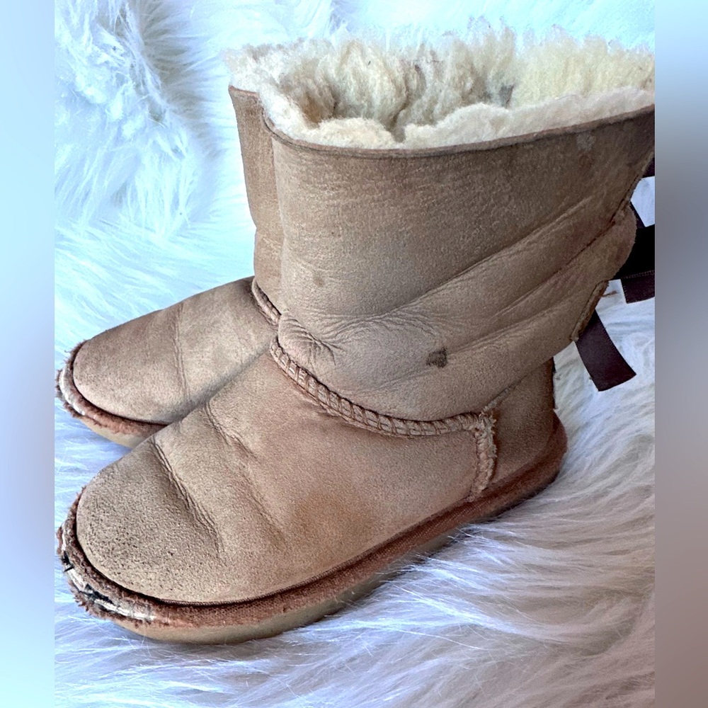 UGG Kids' Bailey Bow II Swiftie Party Chestnut Boot Size 10